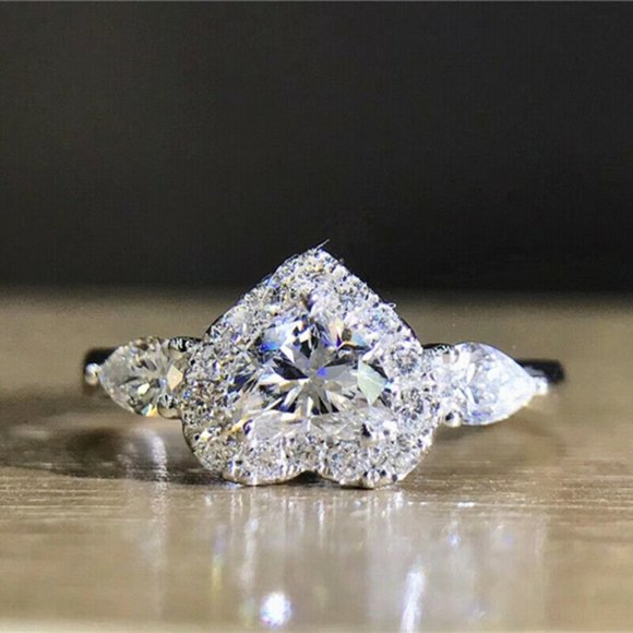 New Beautiful Sterling Silver White Sapphires Heart Ring - Picture 4 of 4